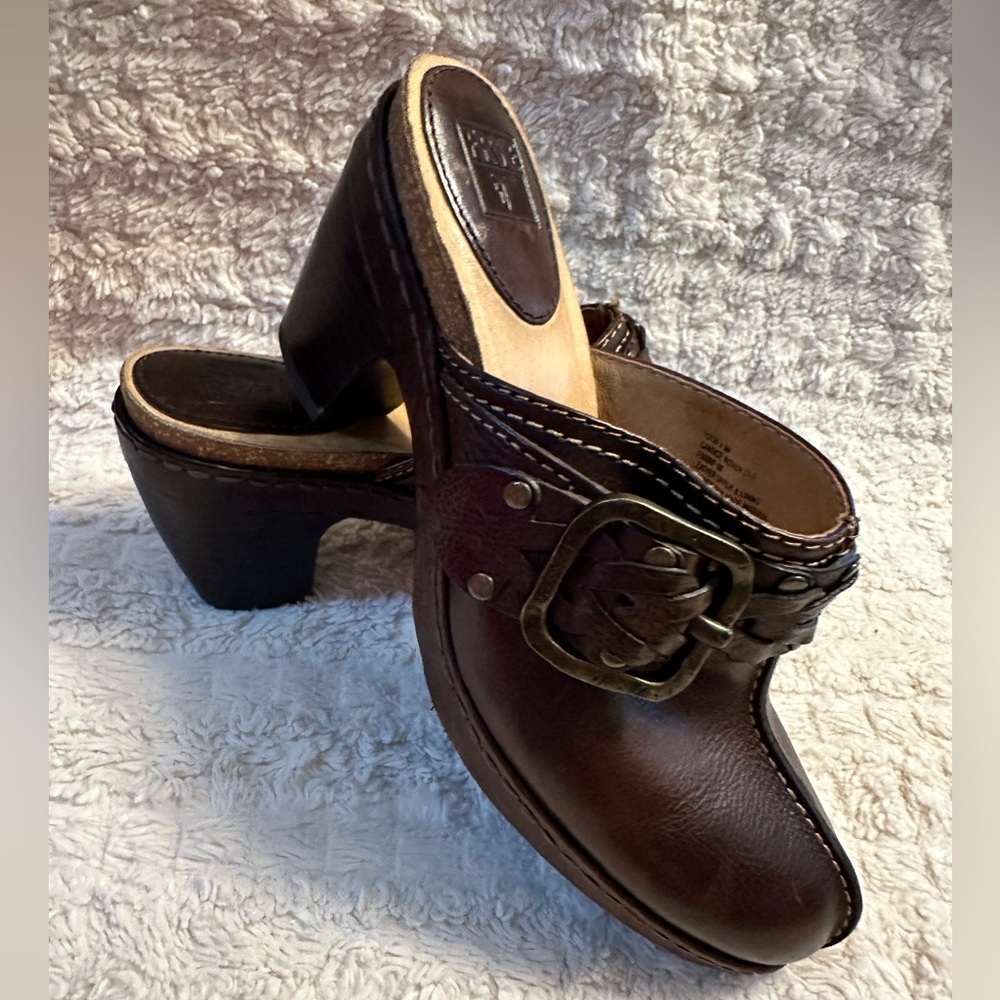 Frye clogs
